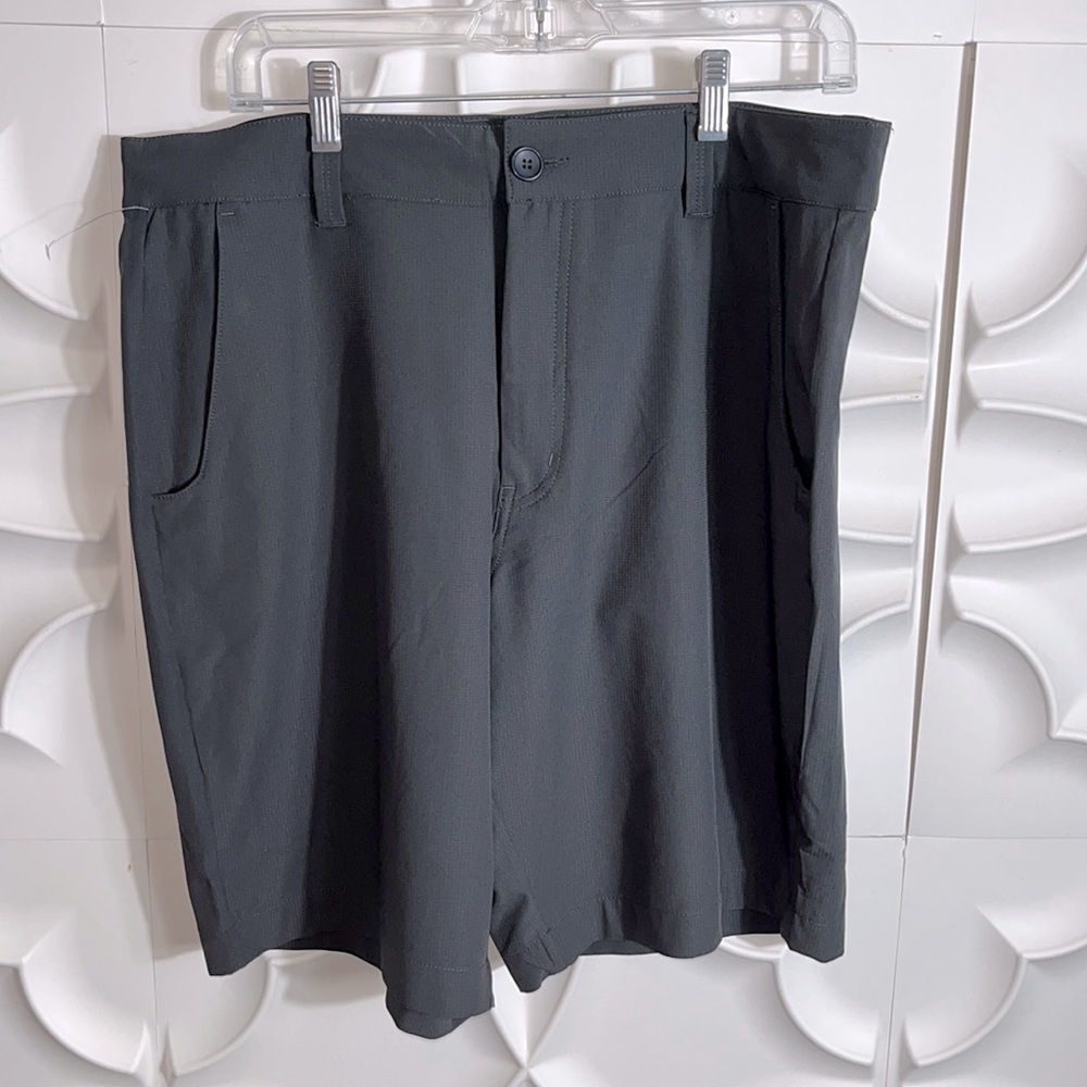 NEW Coastaoro grey tech shorts sz 38.  (94)